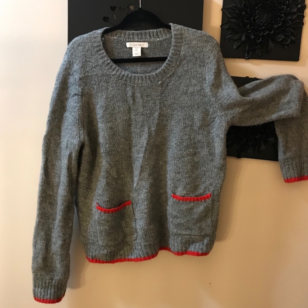 Ellen Tracy grey sweater with red detailing